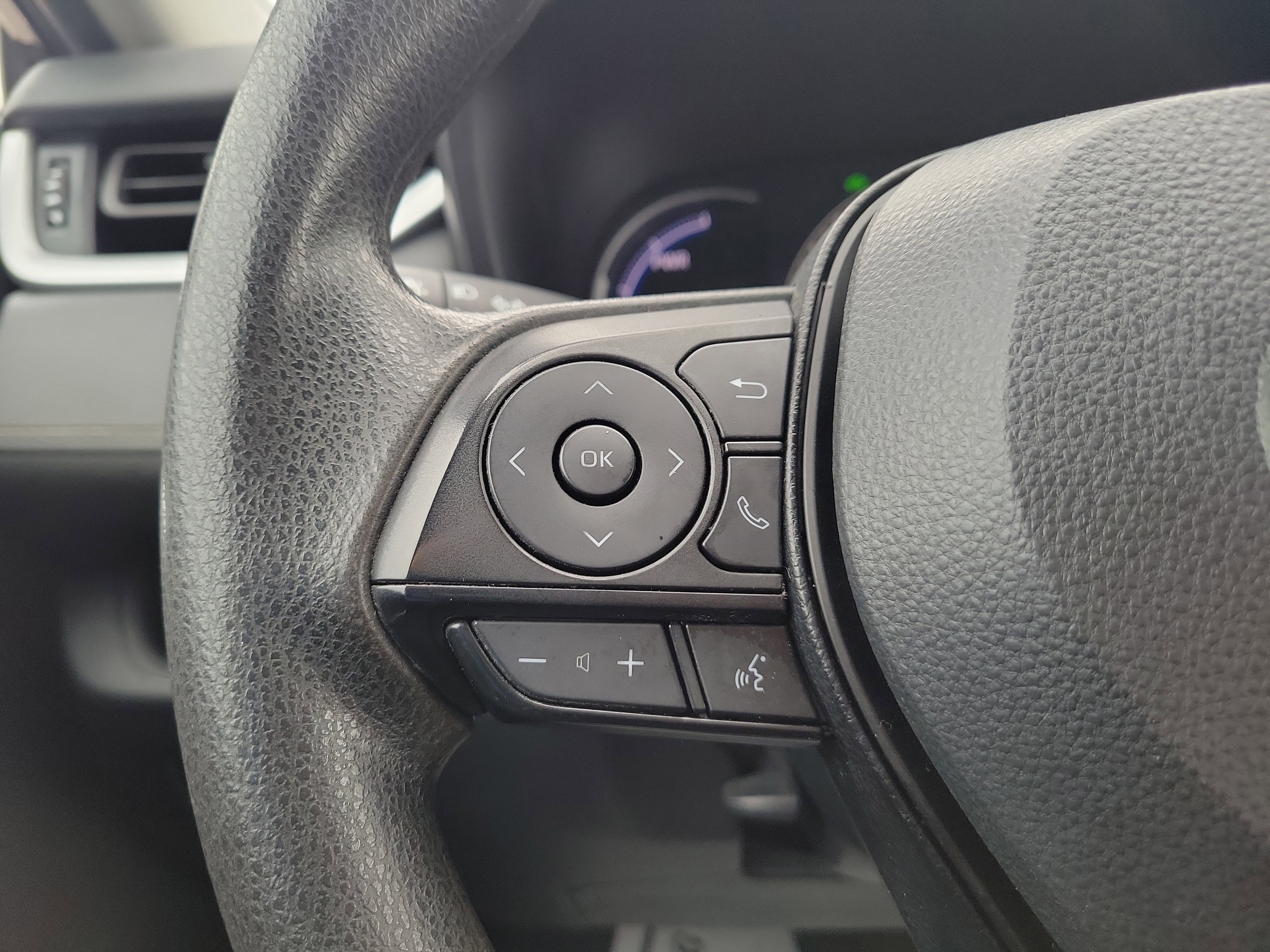 Used 2024 Toyota RAV4 LE image 23