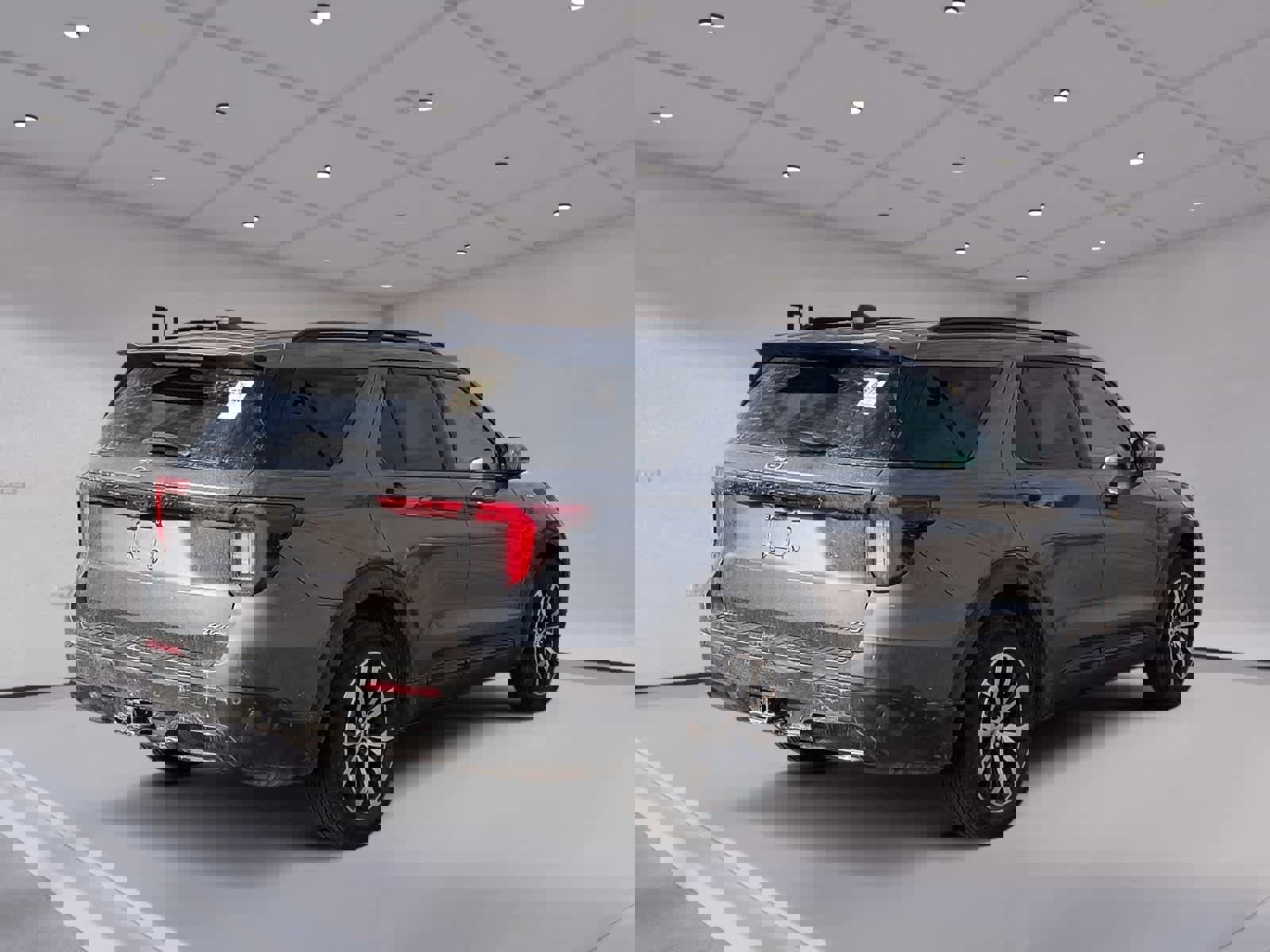 Certified 2025 Ford Explorer ST-Line image 5