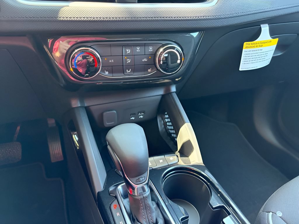 New 2026 Chevrolet TrailBlazer LT w/ LT Cold Weather Package FWD image 21