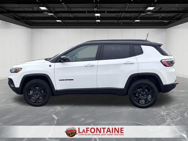 Used 2023 Jeep Compass Trailhawk AWD/4WD image 2