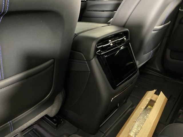 New 2026 Cadillac Escalade IQ Sport 1 w/ LPO, ONYX Package image 17