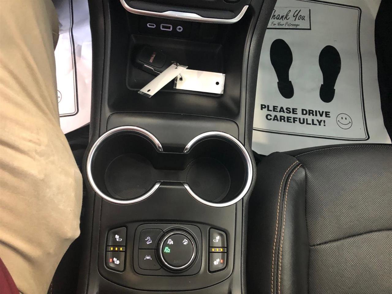 Used 2020 GMC Terrain SLT w/ Preferred Package AWD/4WD image 18