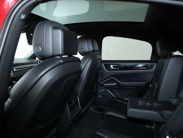 Used 2021 Porsche Cayenne Coupe image 19