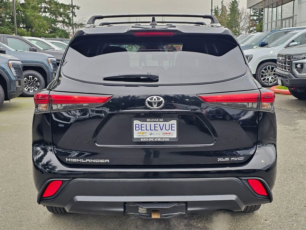 Used 2022 Toyota Highlander XLE image 4