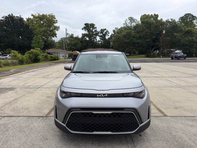 Used 2025 Kia Soul LX w/ LX Technology Package FWD image 3