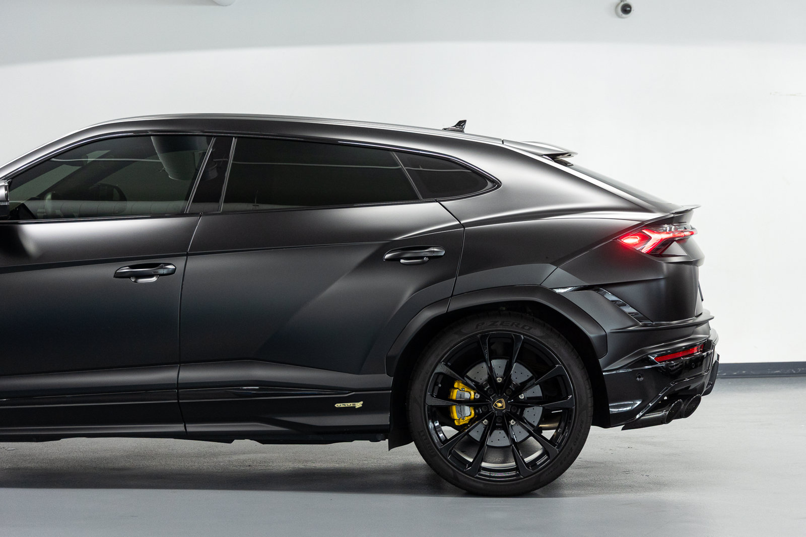 Used 2024 Lamborghini Urus S AWD/4WD image 17