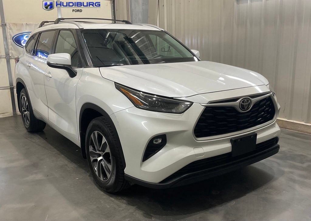 Used 2023 Toyota Highlander XLE