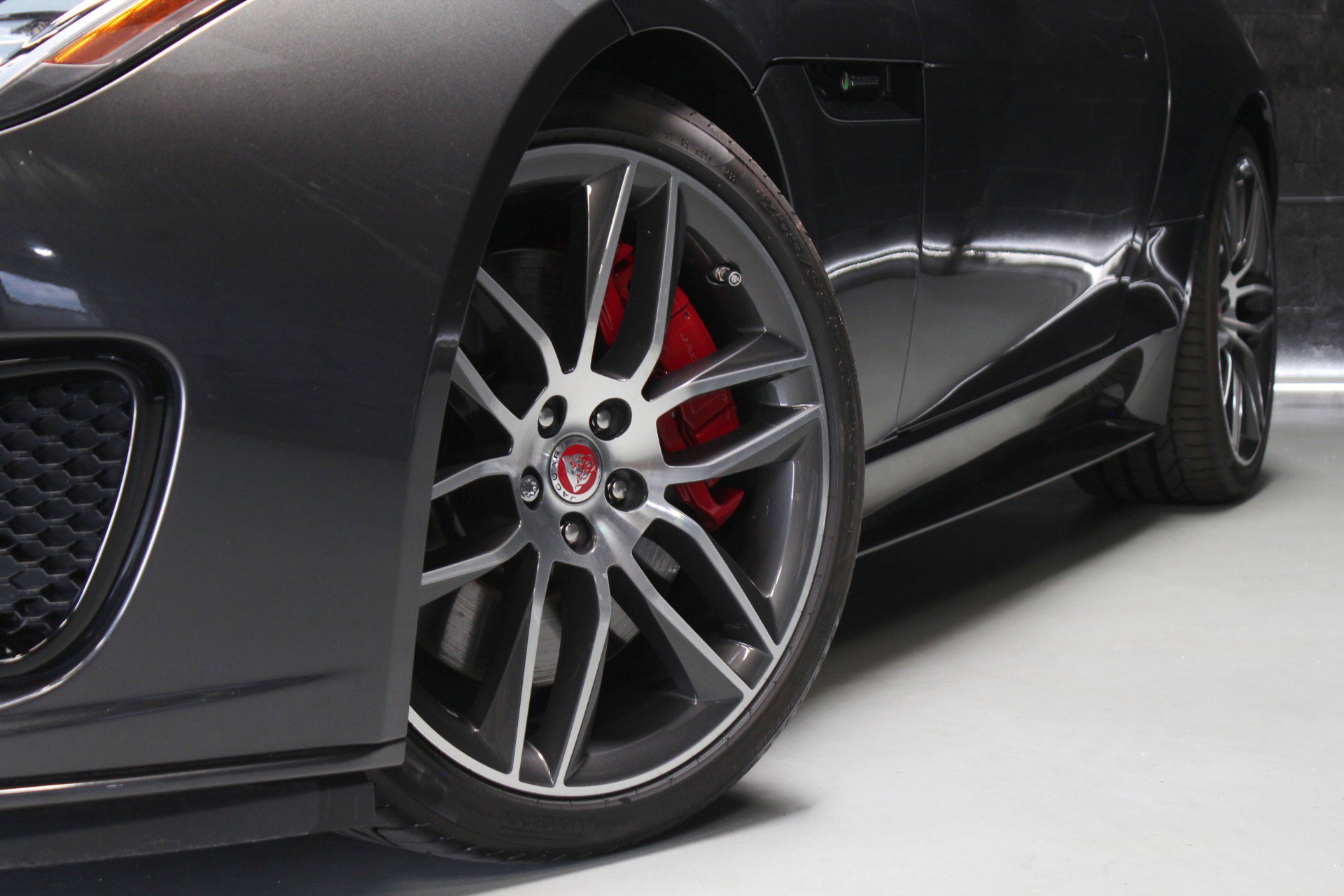Used 2020 Jaguar F-TYPE R-Dynamic image 18