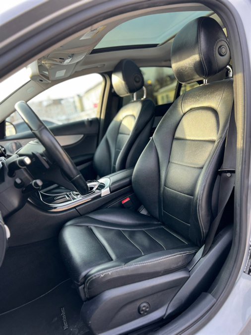 Used 2015 Mercedes-Benz C 300 4MATIC Sedan image 28