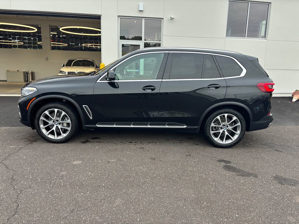 Used 2019 BMW X5 xDrive40i w/ Premium Package 2 AWD/4WD image 3