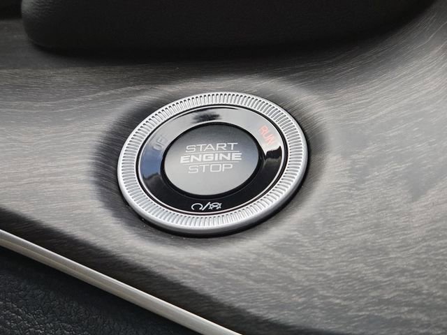 New 2025 Jeep Grand Cherokee Limited w/ Luxury Tech Group II image 17