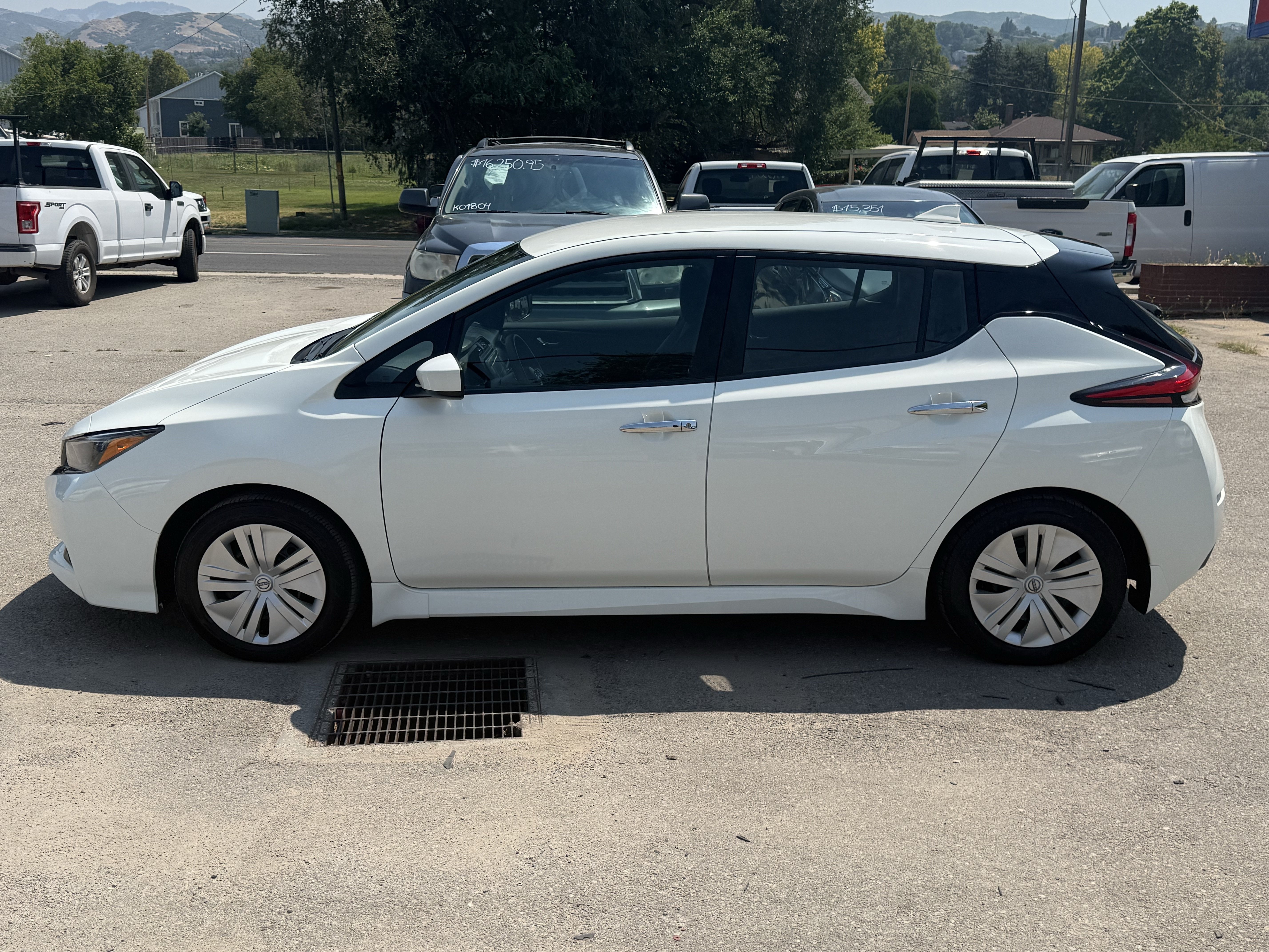 Used 2025 Nissan Leaf S FWD image 7