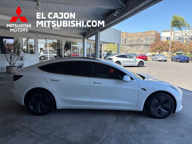 Used 2018 Tesla Model 3 Mid Range RWD image 2