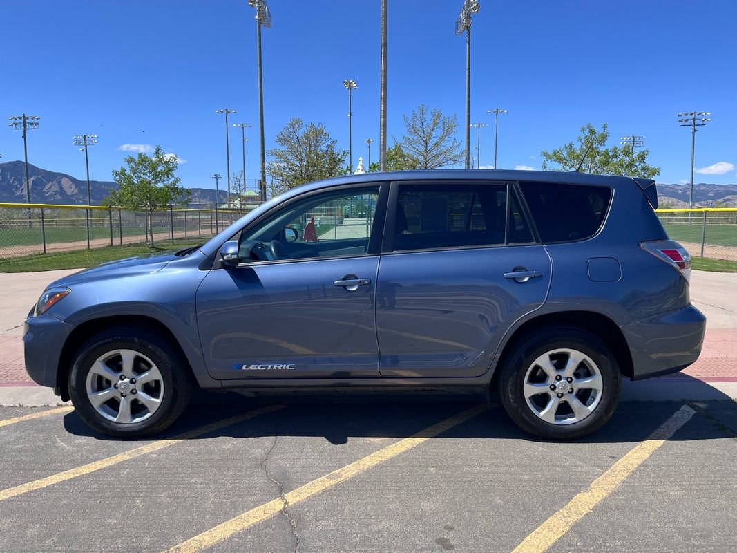Used 2014 Toyota RAV4 EV FWD image 7