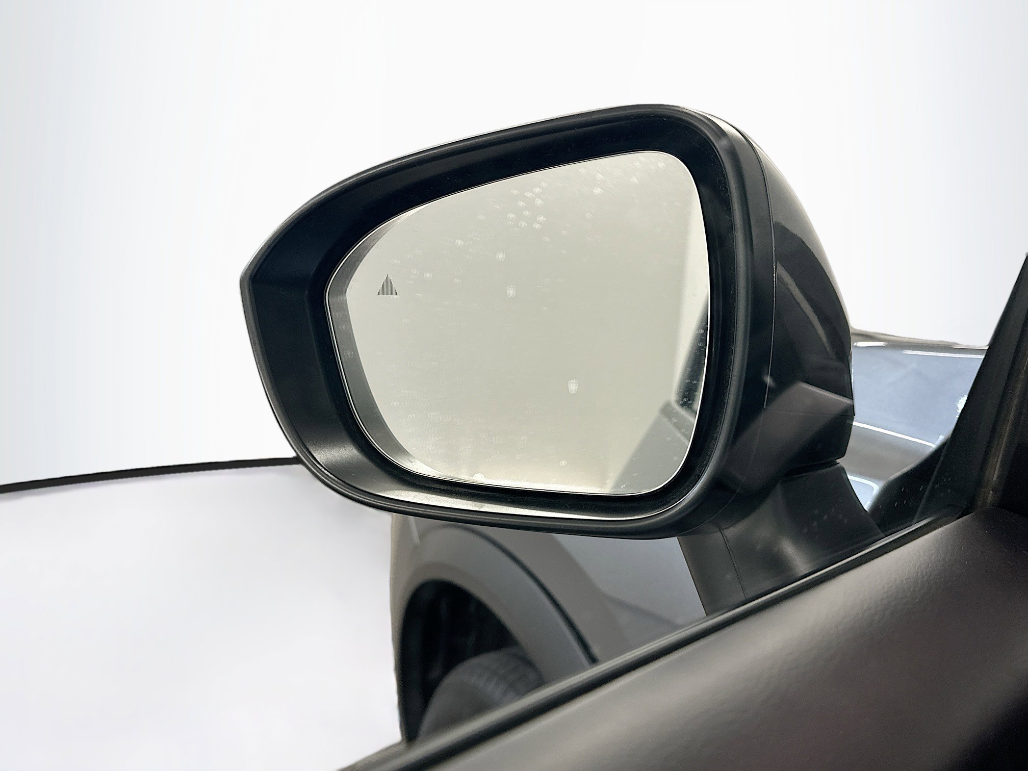 Used 2025 Nissan Rogue SV image 16