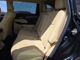 Used 2017 Toyota Highlander Limited AWD/4WD image 8