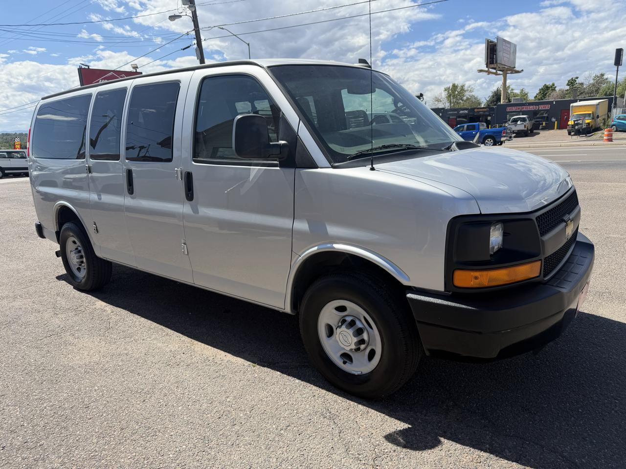 Used 2016 Chevrolet Express 2500 LS RWD image 2