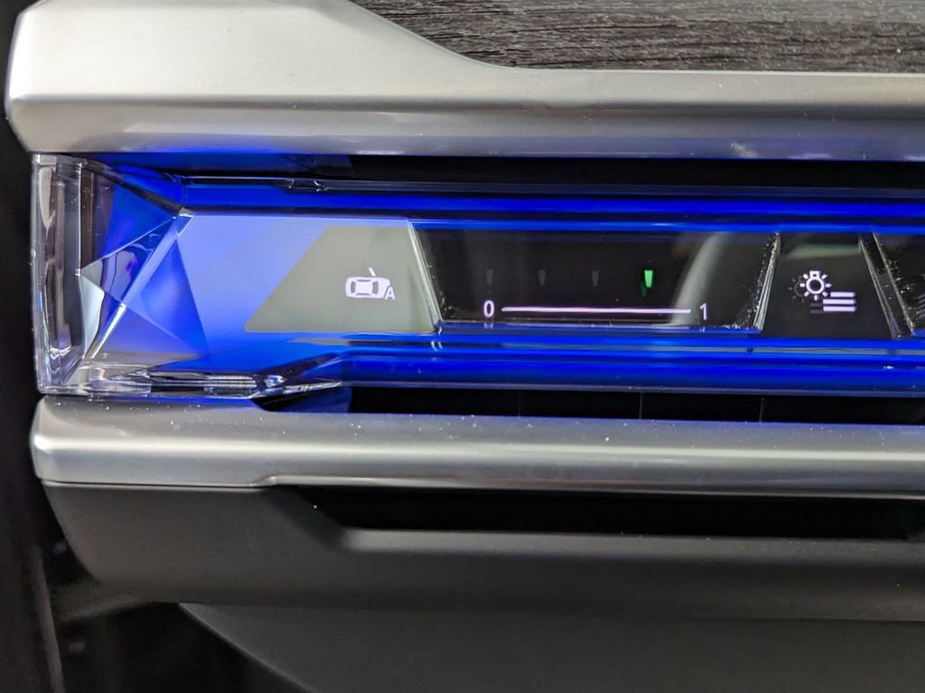 Used 2026 BMW i7 eDrive50 w/ Executive Package RWD image 19
