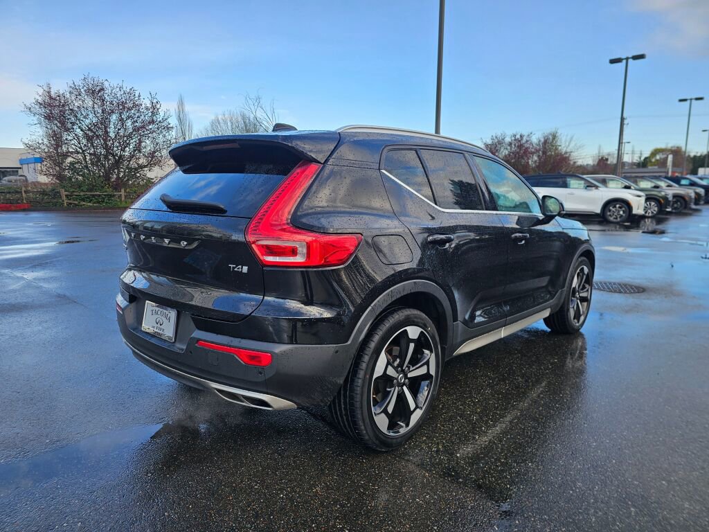 Used 2019 Volvo XC40 T4 Inscription image 7