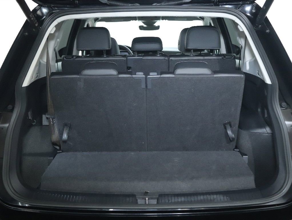 Used 2024 Volkswagen Tiguan SE image 31