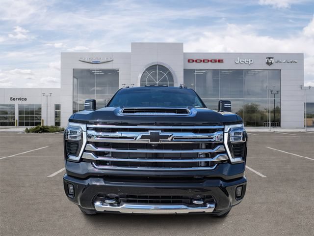 Used 2025 Chevrolet Silverado 3500 High Country w/ High Country Premium Package AWD/4WD image 6