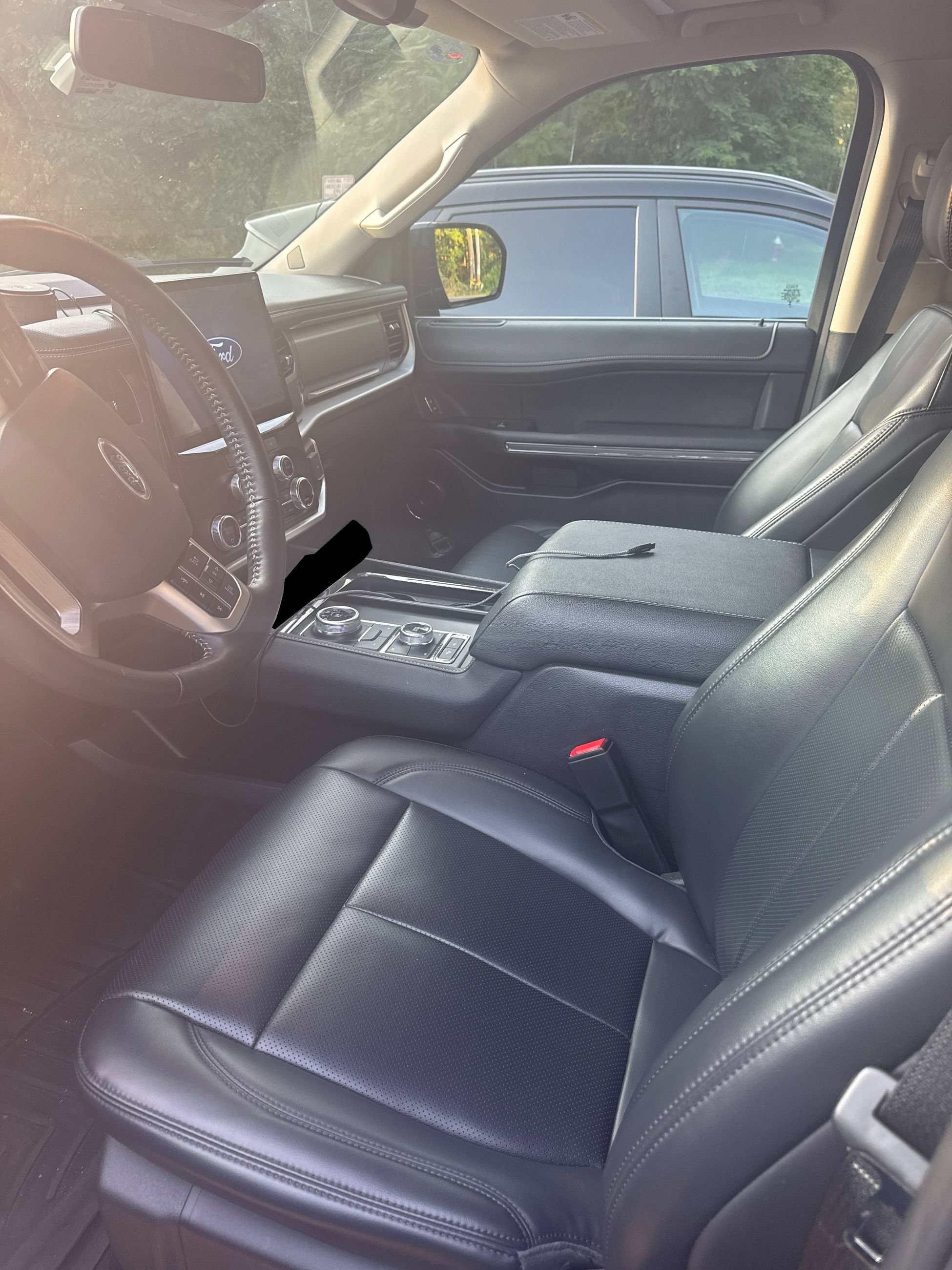 Used 2023 Ford Expedition XLT AWD/4WD image 5