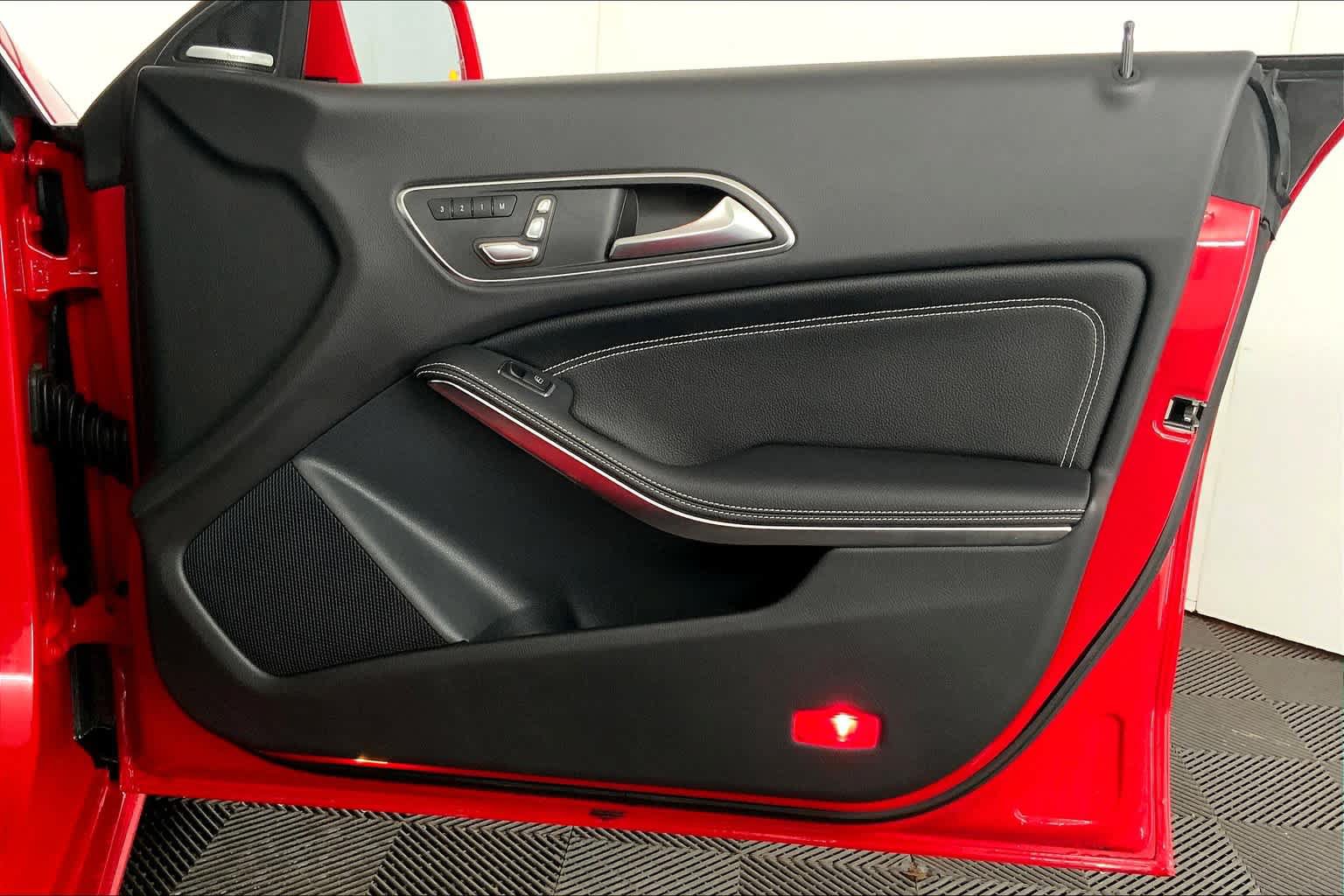 Used 2019 Mercedes-Benz CLA 250 4MATIC image 23