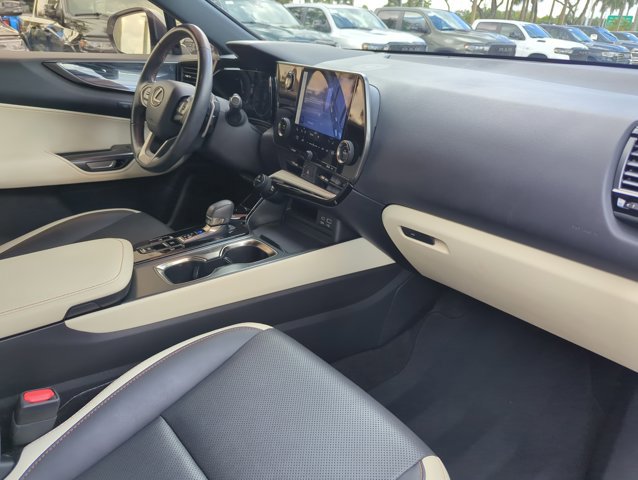 Used 2024 Lexus NX 250 FWD w/ Towing Package (2000 Lbs) image 24