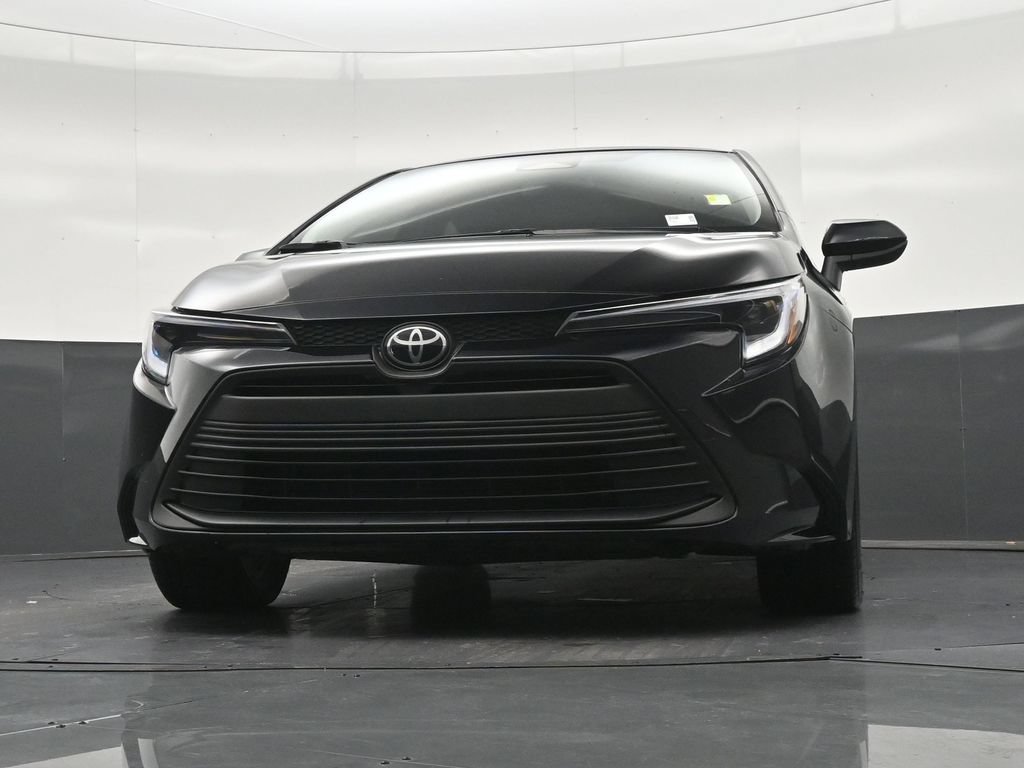 Used 2026 Toyota Corolla LE FWD image 31