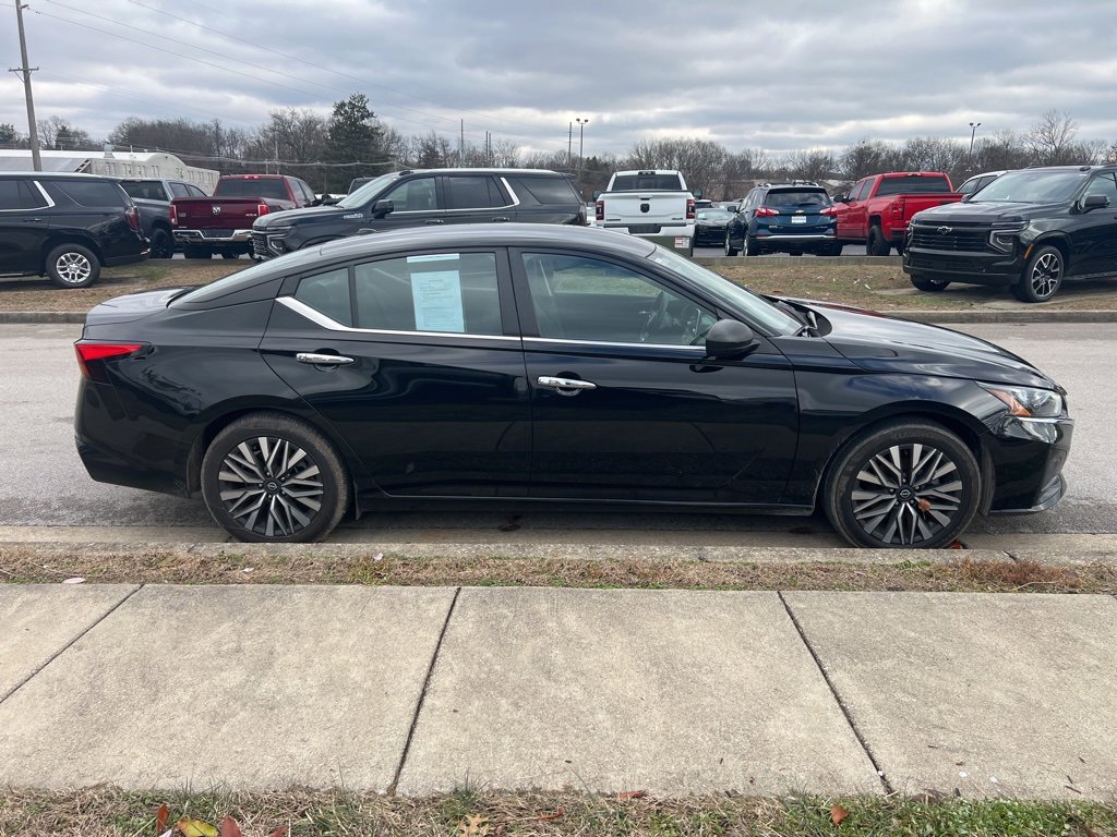 Used 2024 Nissan Altima 2.5 SV image 4