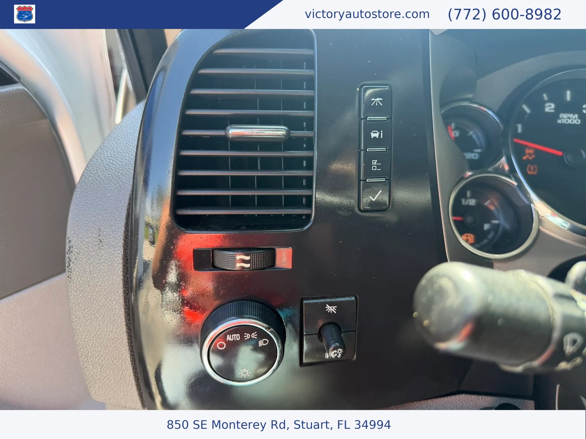 Used 2013 Chevrolet Silverado 2500 W/T AWD/4WD image 14
