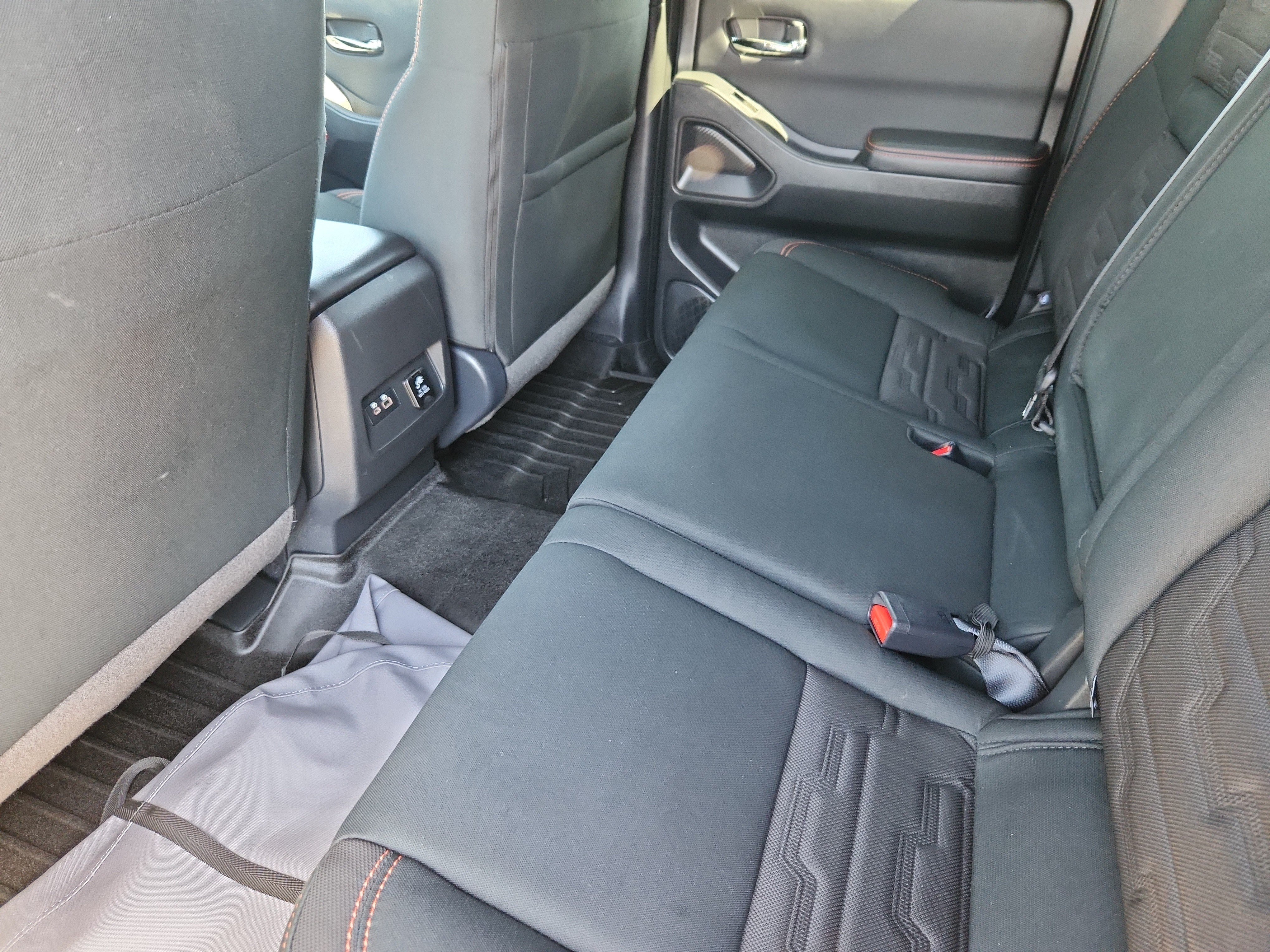 Used 2024 Nissan Frontier PRO-4X w/ Pro Convenience Package AWD/4WD image 10
