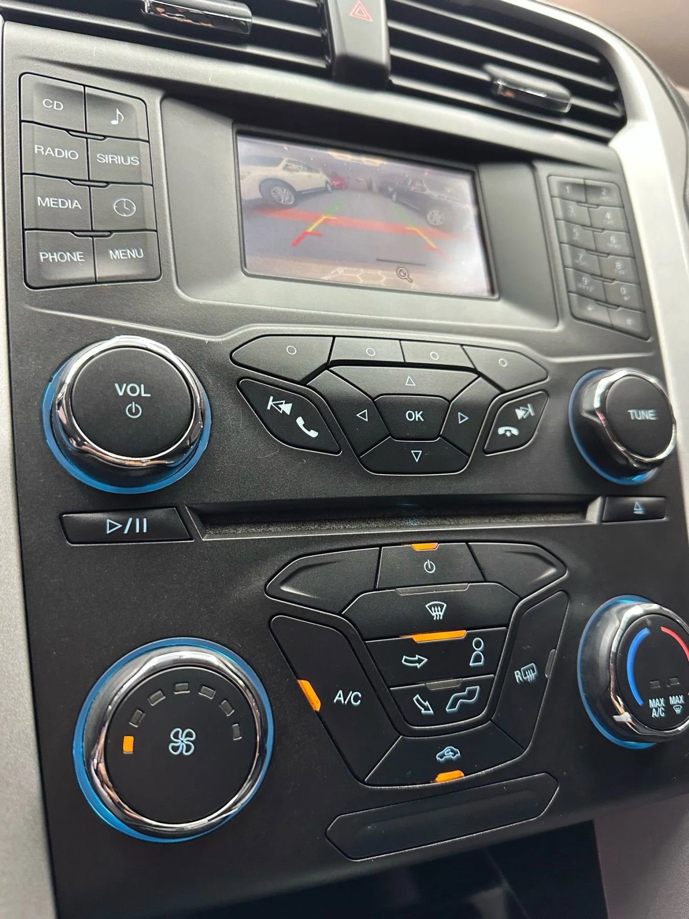 Used 2016 Ford Fusion SE image 19