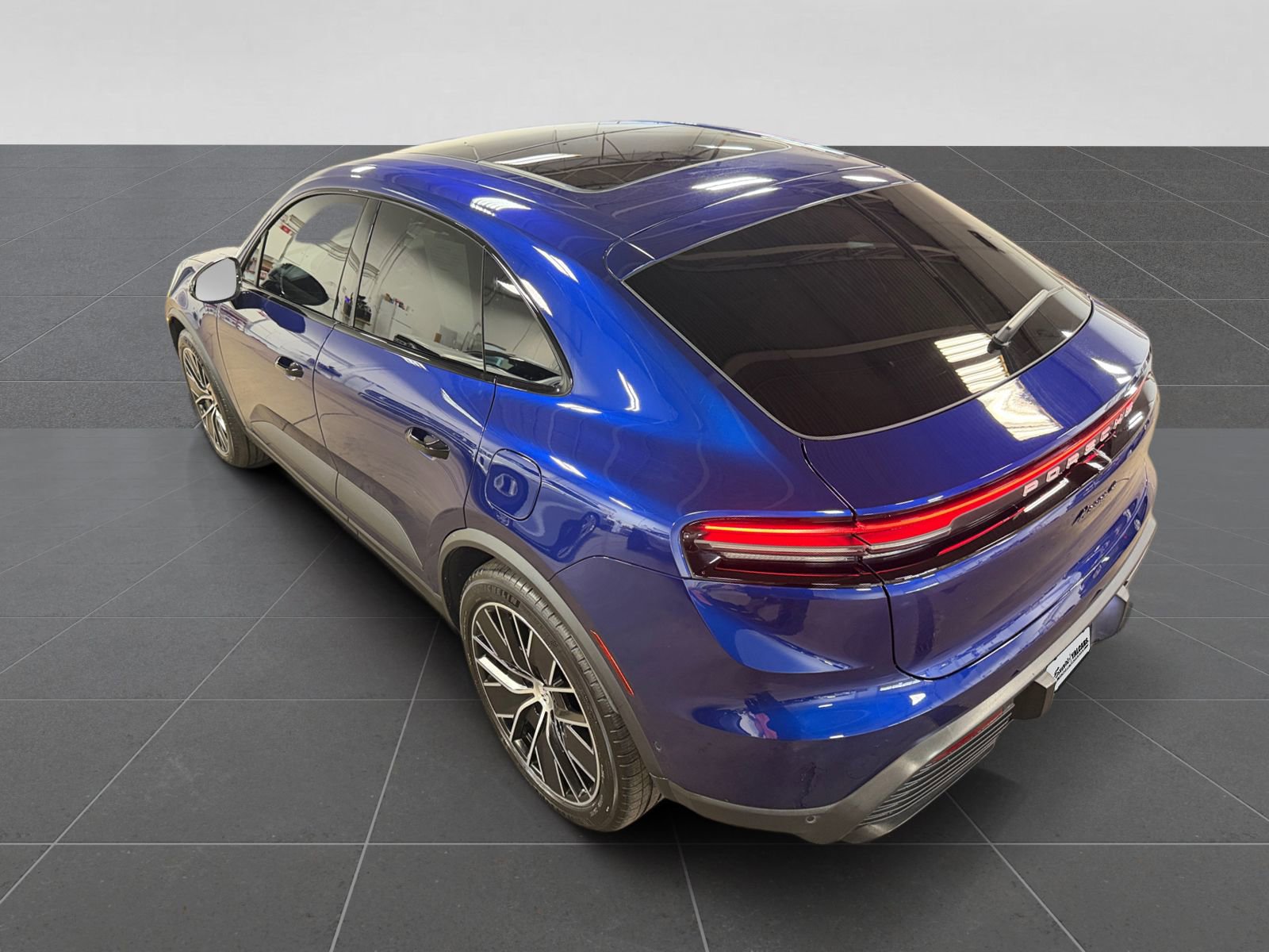 Used 2024 Porsche Macan 4 Electric image 42