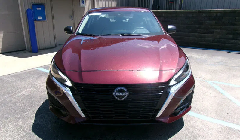 Used 2025 Nissan Altima 2.5 SV FWD image 3