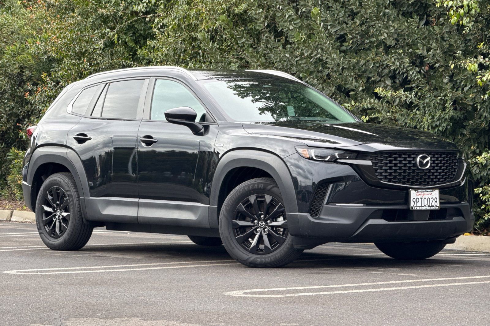 Certified 2025 MAZDA CX-50 2.5 Hybrid w/ Preferred Pkg image 2