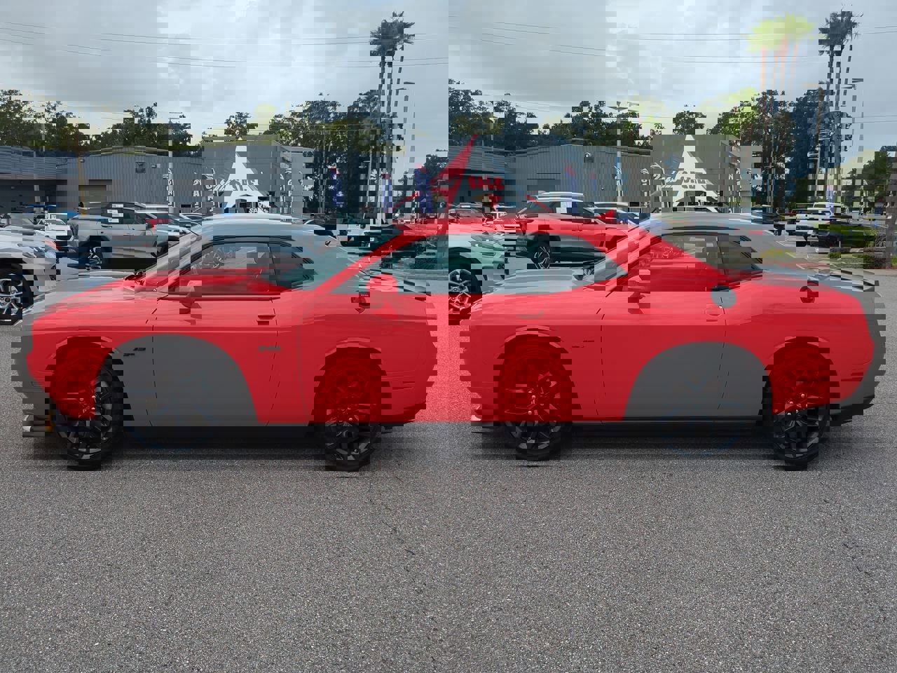Used 2023 Dodge Challenger R/T w/ Plus Package image 7