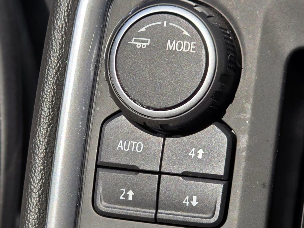 Used 2020 Chevrolet Silverado 1500 LT Trail Boss image 25