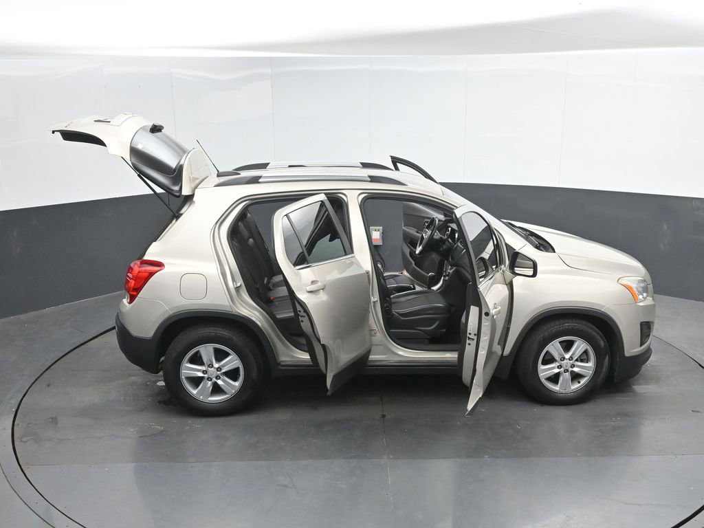 Used 2016 Chevrolet Trax LT w/ LT Convenience Package FWD image 44