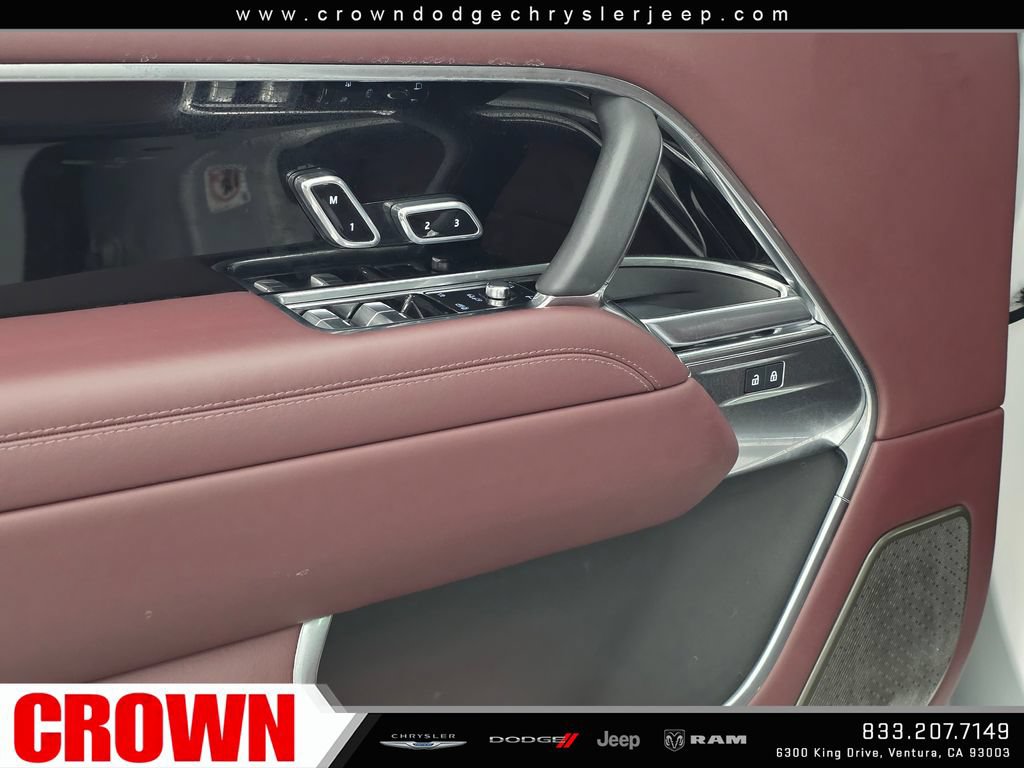 Used 2025 Land Rover Range Rover Autobiography AWD/4WD image 30