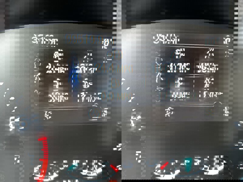 Used 2021 Ford Escape SE w/ SE Sport Appearance Package image 15