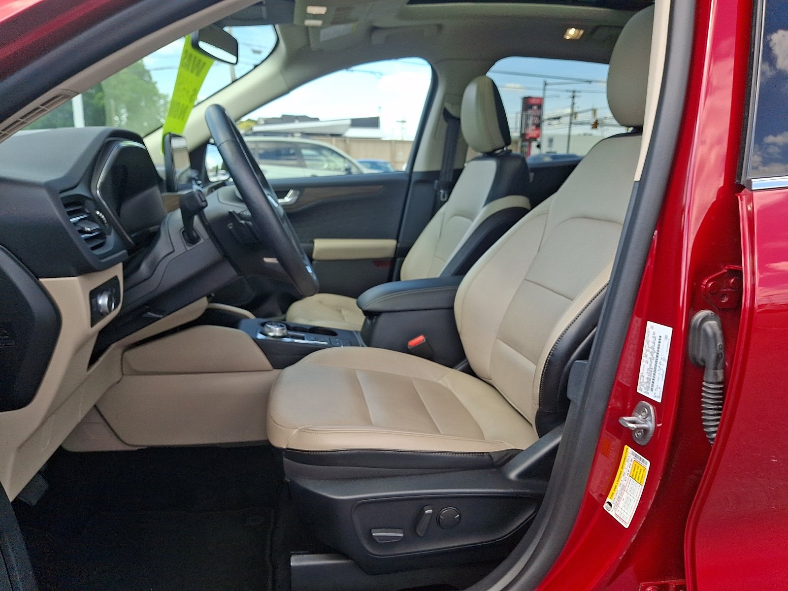 Used 2020 Ford Escape Titanium AWD/4WD image 13