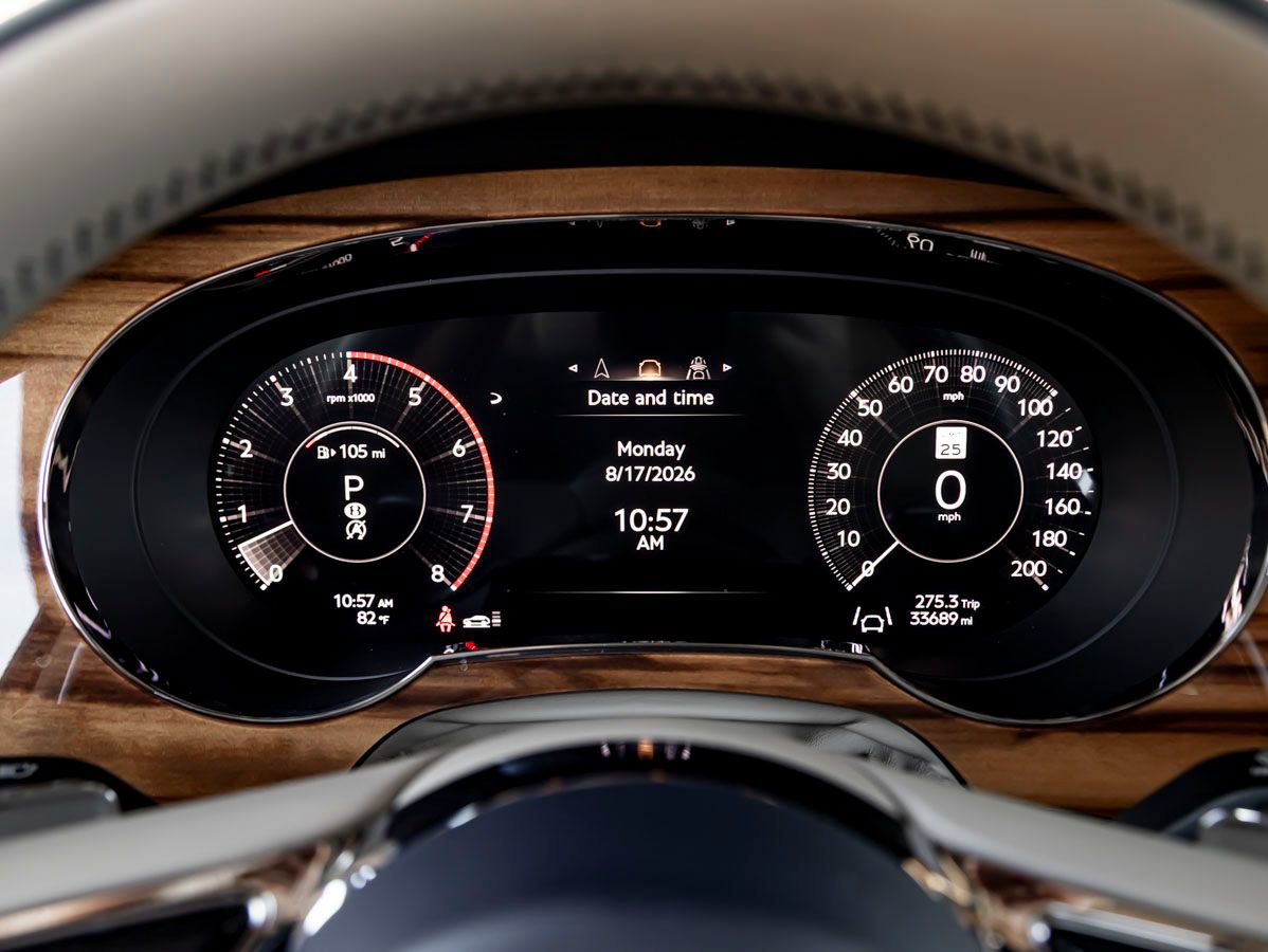 Used 2024 Bentley Bentayga AWD/4WD image 20