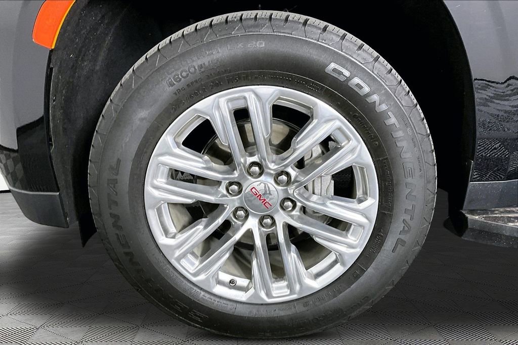 Used 2024 GMC Yukon SLT w/ SLT Luxury Package RWD image 32
