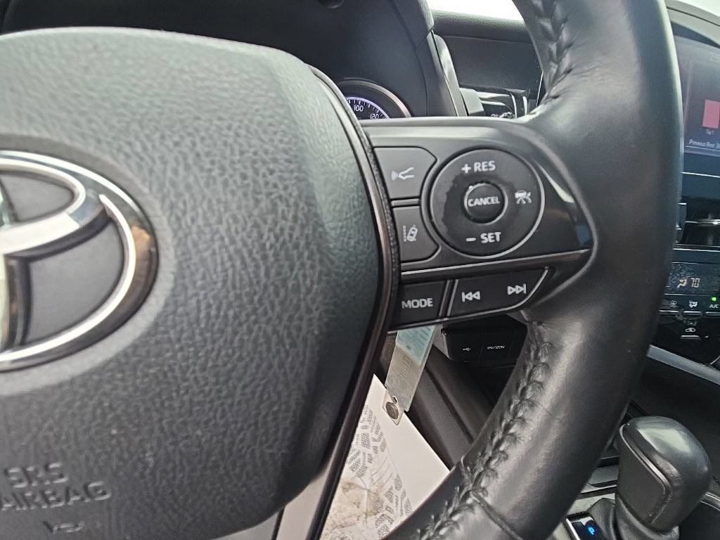 Used 2022 Toyota Camry SE FWD image 18