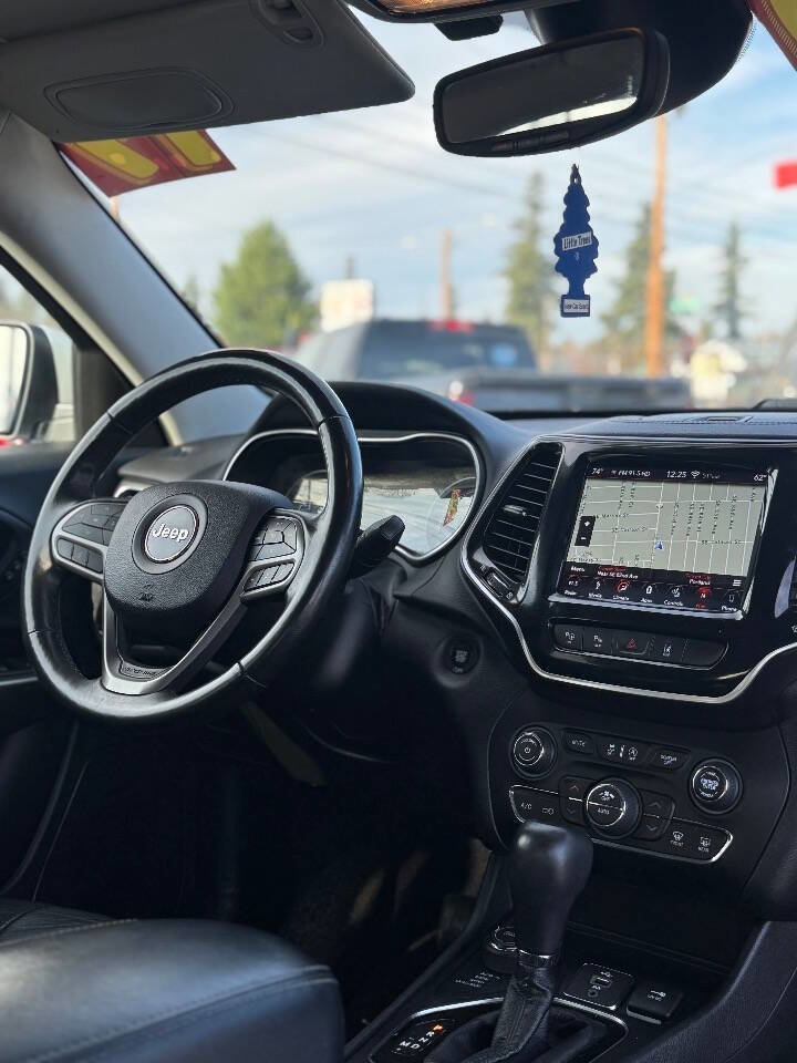 Used 2019 Jeep Cherokee Limited w/ Luxury Group image 3