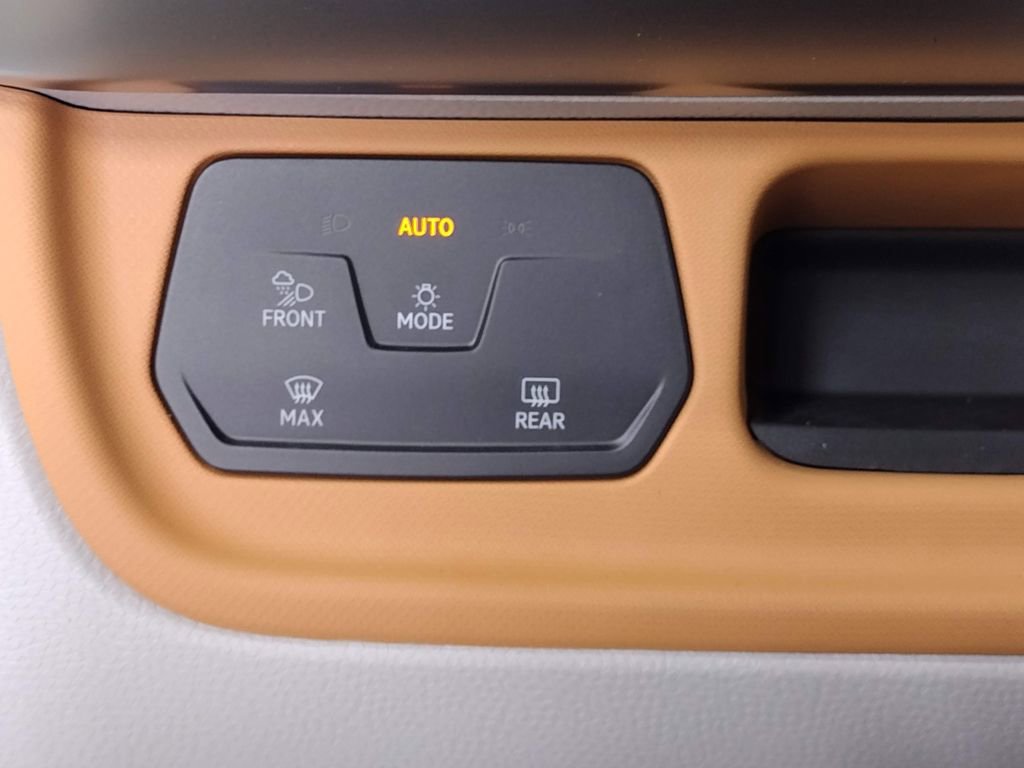 New 2025 Volkswagen ID. Buzz 1st Edition image 34