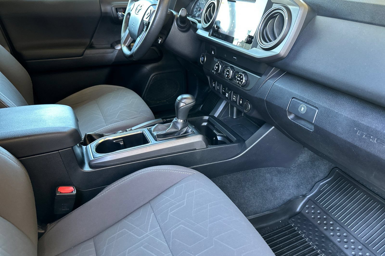 Used 2019 Toyota Tacoma TRD Sport w/ Exterior Package RWD image 15