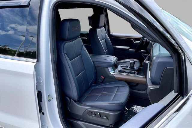 Used 2025 Chevrolet Silverado 1500 High Country w/ Technology Package AWD/4WD image 20