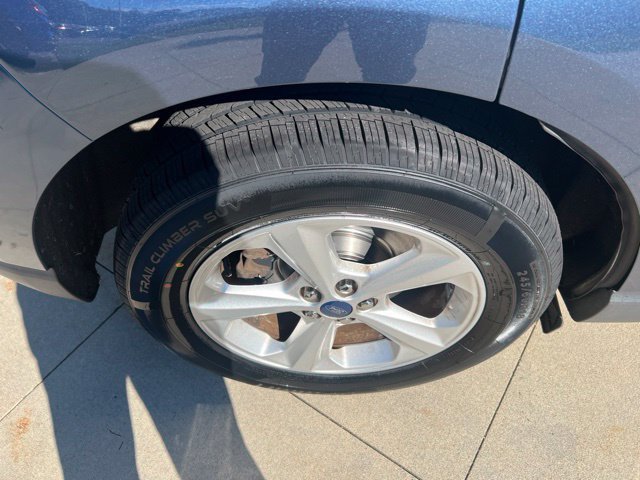 Used 2019 Ford Edge SE FWD image 14